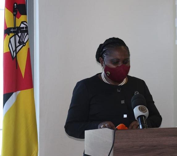 Secretária de Estado, Vitória Dias Diogo discursando na tomada de posse dos Directores dos Serviços Provinciais