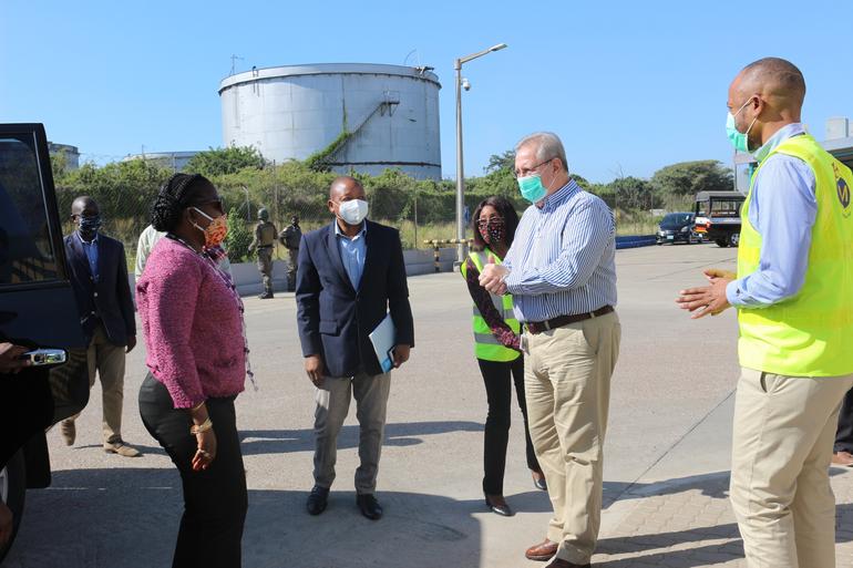 Secretária de Estado na província de Maputo em visita de trabalho a Companhia Industrial da Matola