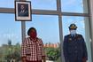 Secretária de Estado na província de Maputo, saudando a antiga comandante provincial da Polícia da República de Moçambique Adelaide Muianga
