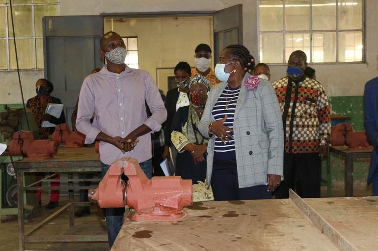 Secretária de Estado em visita ao Instituto Agro Industrial da Moamba, 5
