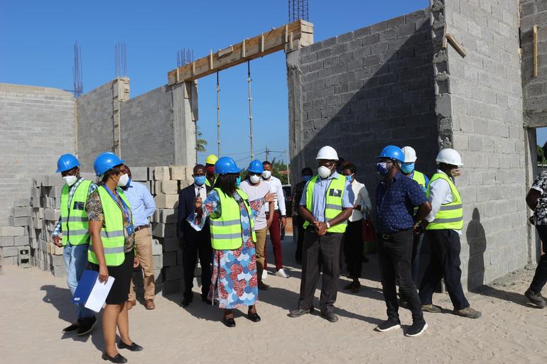 Vitória Diogo visita obras de construção do novo depósito provincial de medicamentos.jpg. 4