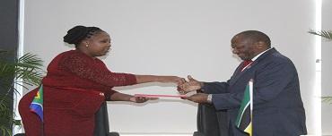 Província de Maputo e Mpumalanga assinam memorando de entendimento Província de Maputo e Mpumalanga assinam memorando de entendimento